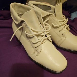 ST. John's Bay ankle boots